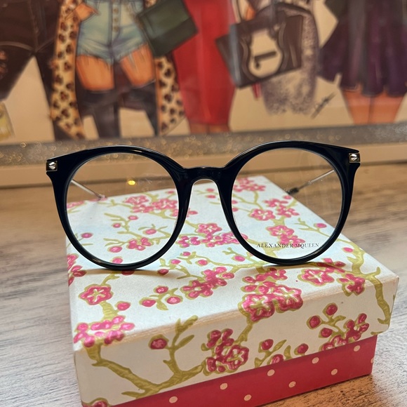 JUST TODAY💐ALEXANDER MCQUEEN unixes round eyeglasses ✨❤️ - Picture 6 of 15